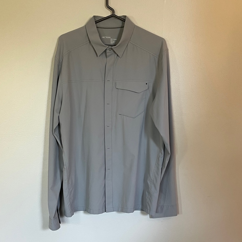 Men's Gray Arc’teryx Long Sleeve Shirt